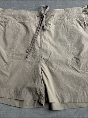 Eddie Bauer Women's hiking Drawstring Shorts in Taupe Size XL